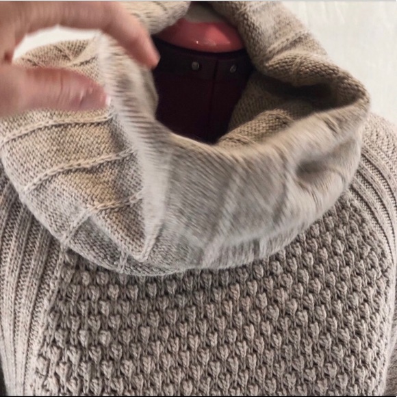 Gorgeous knit sweater dress in oatmeal - Picture 4 of 11